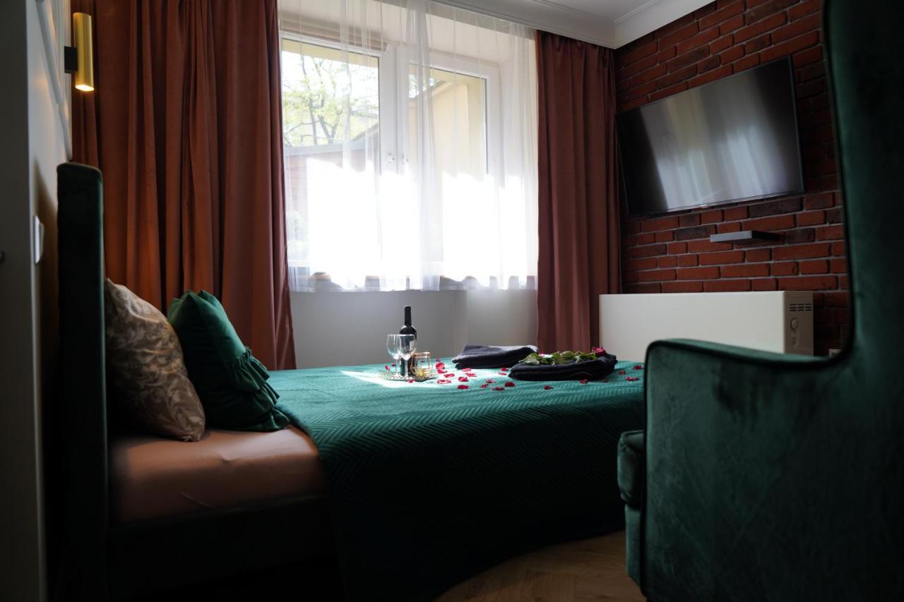 Jacuzzi Spa Apartment Krasków Eksteriør bilde